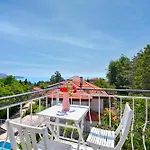 Guest house Bela Balchik