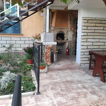 Bela Guest house *