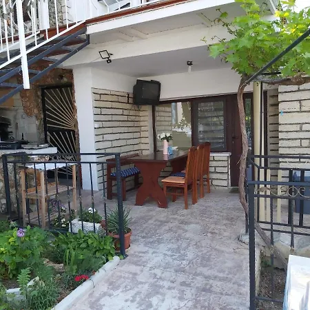 Bela Guest house *
